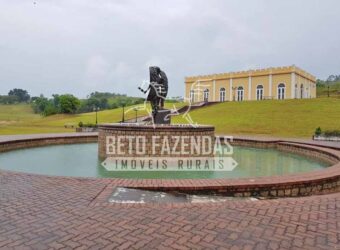 Fazenda Cinematográfica à Venda 2.662 has com Cinema, 20 Suítes e Muito Mais | Botucatu/SP